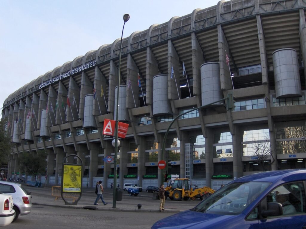Fachada do Estádio Santiago Bernabéu, casa do Real Madrid